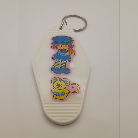 Handmade Accessories - Motel Keychain Custom Retro Styled White Strawberry Shortcake Blueberry Muffin
